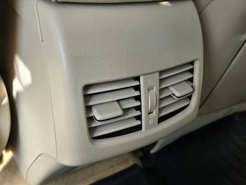 Used 2015 Lexus ES 300h image 18