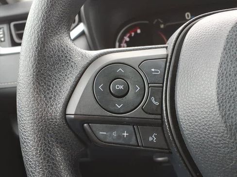 Used 2023 Toyota RAV4 LE image 17