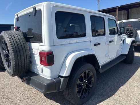 Used 2023 Jeep Wrangler Unlimited Sahara w/ Cold Weather Group AWD/4WD image 5