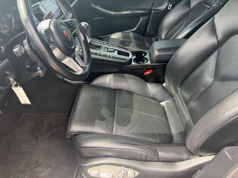 Used 2018 Porsche Macan AWD/4WD image 10