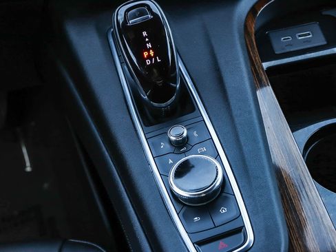 Used 2021 Cadillac Escalade Luxury image 20