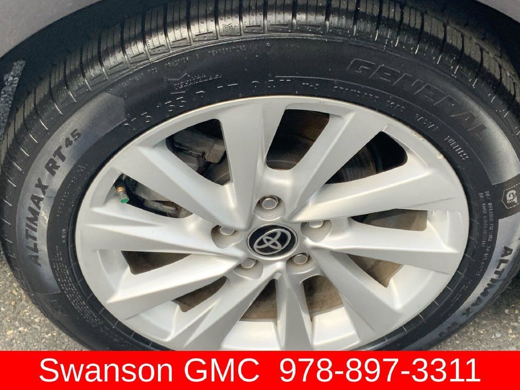 Used 2022 Toyota Camry LE FWD image 32