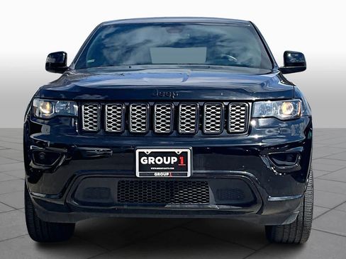Used 2019 Jeep Grand Cherokee Altitude image 4