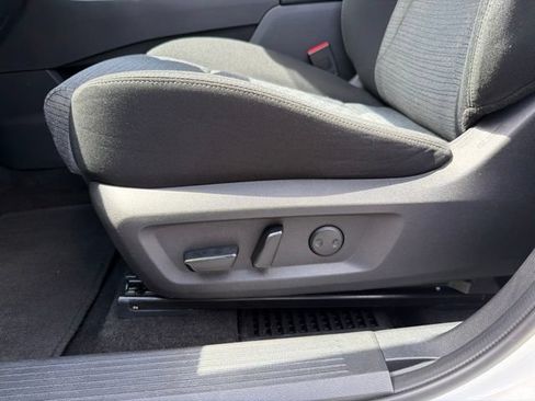 Used 2023 Nissan Rogue SV AWD/4WD image 11