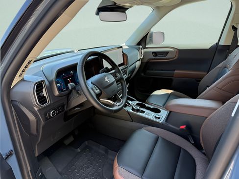 Used 2025 Ford Bronco Sport Outer Banks w/ Outer Banks Tech Package+ AWD/4WD image 4