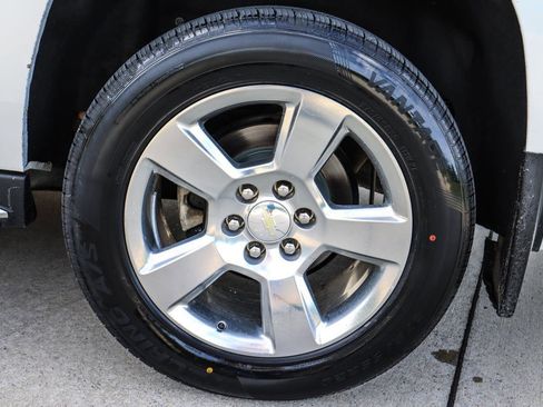 Used 2020 Chevrolet Suburban Premier image 30