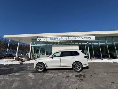 New 2026 BMW X7 xDrive40i w/ Premium Package