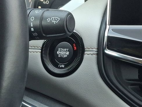 Used 2022 Jeep Compass Limited AWD/4WD image 23