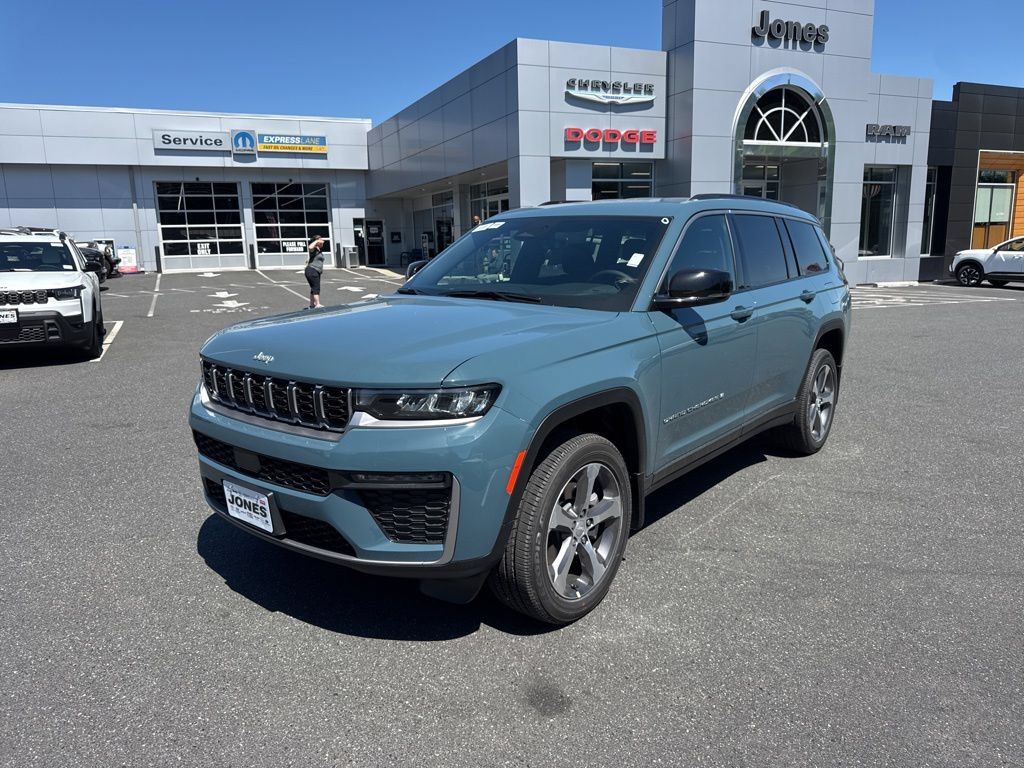 New 2026 Jeep Grand Cherokee L Limited w/ MOPAR Finishing Package AWD/4WD image 1