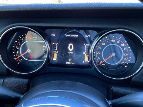 Used 2021 Jeep Gladiator Overland image 14