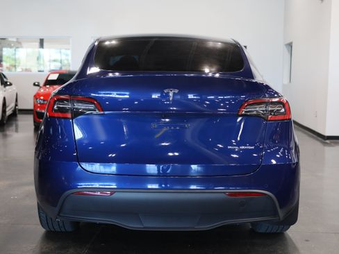 Used 2021 Tesla Model Y Long Range AWD/4WD image 5