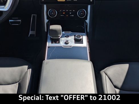 Used 2023 Land Rover Range Rover SE image 20
