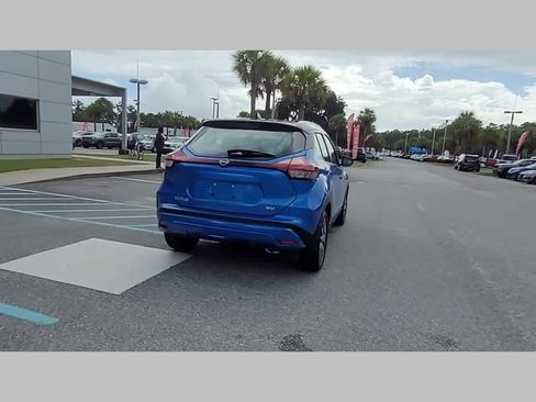 Used 2023 Nissan Kicks SV image 33