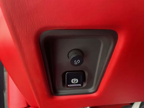 Used 2024 Chevrolet Corvette Stingray Premium Conv w/ Z51 Performance Package image 21