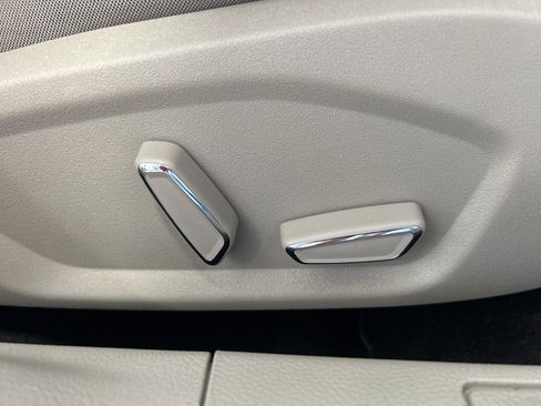 Used 2020 Ford Fusion SE image 42