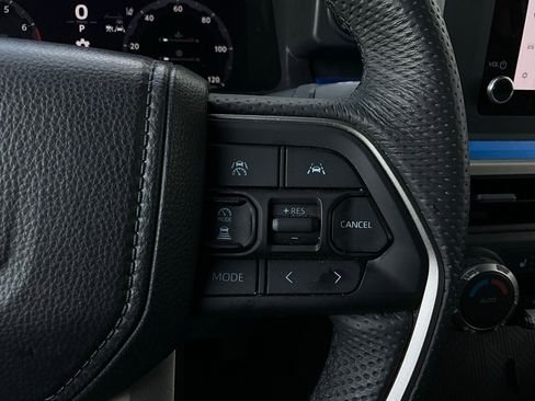 Used 2025 Toyota Tacoma TRD Off-Road image 34