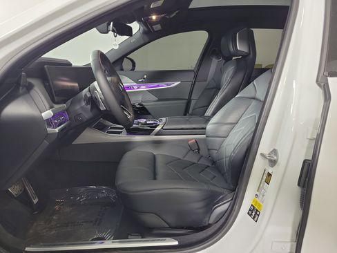 Certified 2023 BMW 760i xDrive 760i xDrive image 9