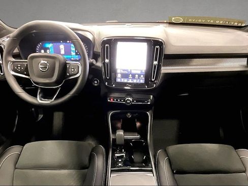 Certified 2023 Volvo XC40 B5 Plus w/ Climate Package AWD/4WD image 7