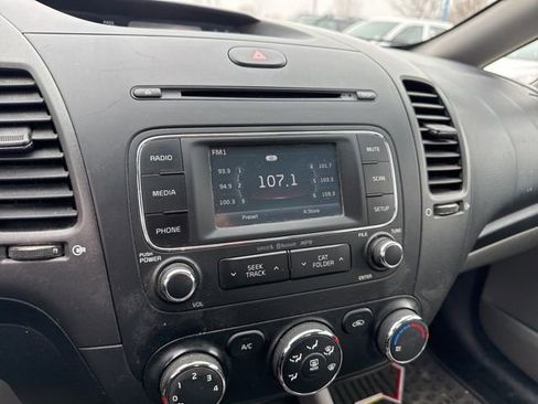 Used 2016 Kia Forte LX w/ LX Popular Plus Package image 18