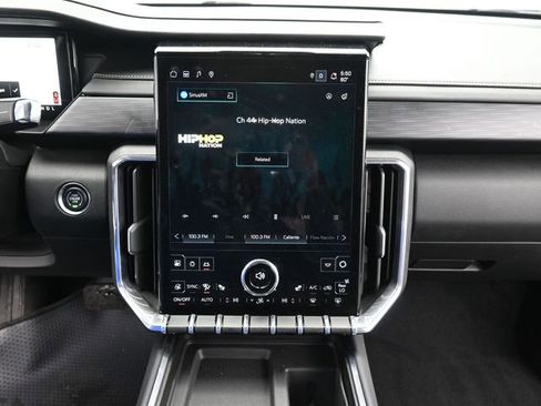 Used 2025 GMC Acadia Elevation image 21