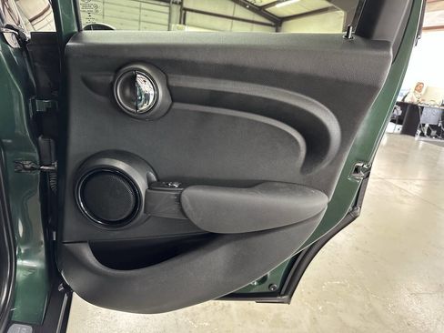 Used 2017 MINI Cooper 4-Door Hardtop image 14