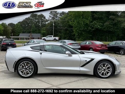 Used 2017 Chevrolet Corvette Stingray Coupe w/ Carbon Flash Badge Package RWD image 8