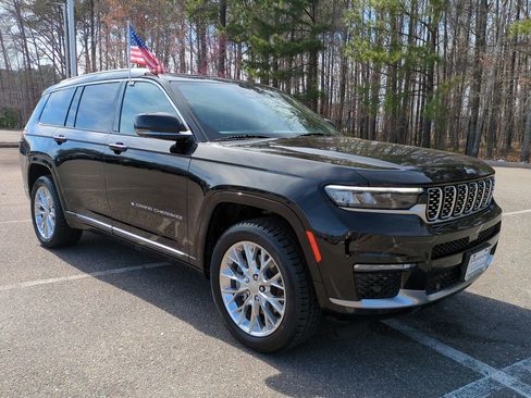 Used 2021 Jeep Grand Cherokee L Summit w/ Luxury Tech Group V AWD/4WD image 2