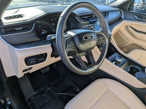 Used 2024 Jeep Grand Cherokee Limited 4xe image 17