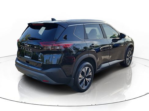 Used 2023 Nissan Rogue SV w/ SV Premium B Package FWD image 2