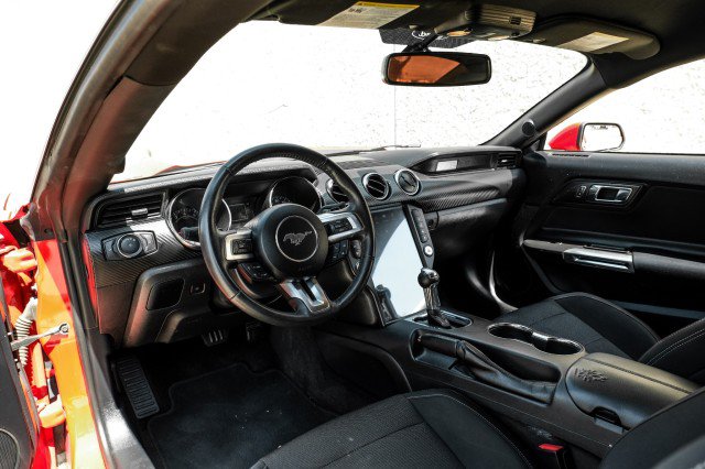 Used 2017 Ford Mustang Coupe RWD image 2