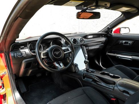 Used 2017 Ford Mustang Coupe RWD image 2