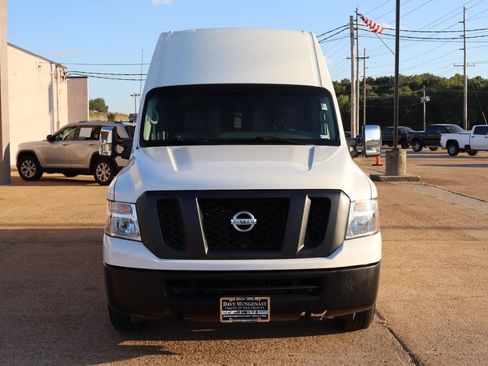 Used 2020 Nissan NV 3500 SV image 8