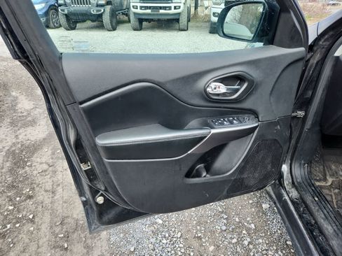 Used 2020 Jeep Cherokee Latitude image 16