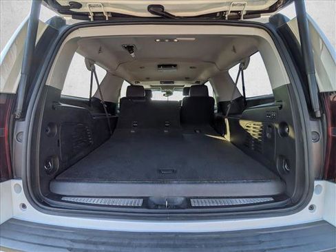Used 2018 Chevrolet Suburban LT w/ LT Signature Package image 7