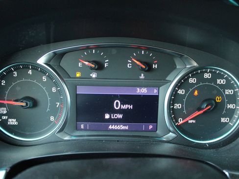 Used 2023 Chevrolet Traverse LT image 32