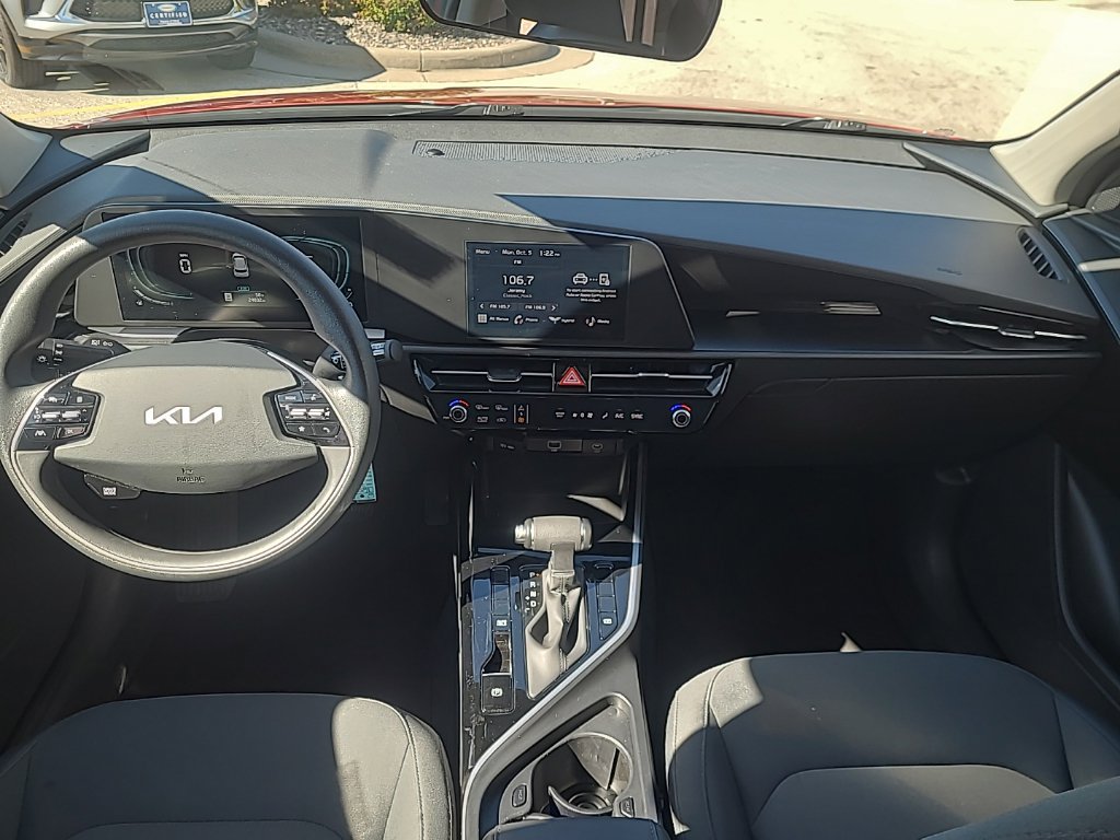 Certified 2025 Kia Niro LX FWD image 13
