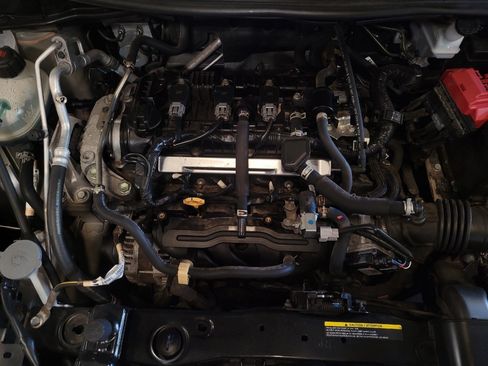 Used 2020 Nissan Versa SR FWD image 30