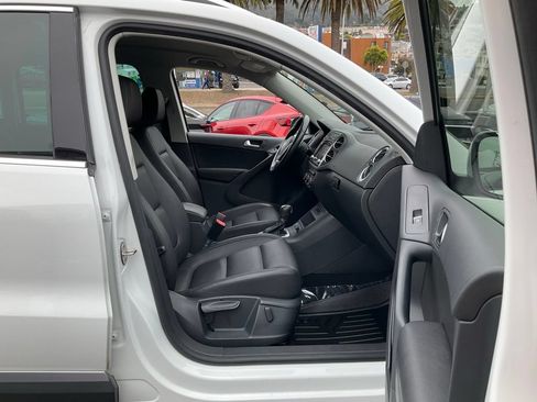 Used 2014 Volkswagen Tiguan SE FWD image 58