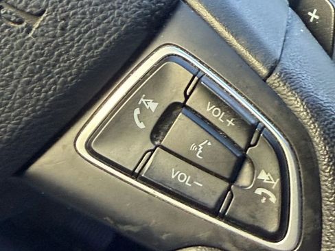 Used 2017 Ford Escape Titanium AWD/4WD image 17