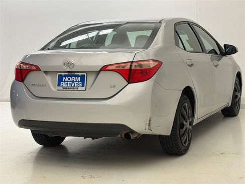 Used 2018 Toyota Corolla LE image 5