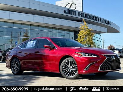 New 2025 Lexus ES 350 w/ Premium Package