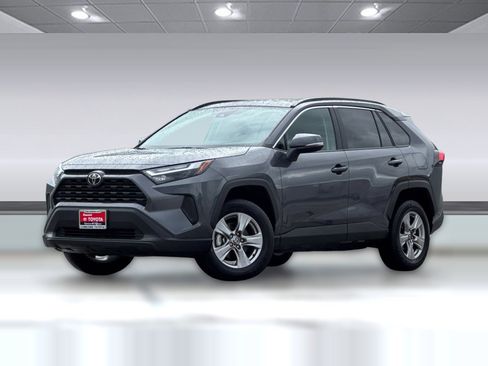 Used 2025 Toyota RAV4 XLE image 26