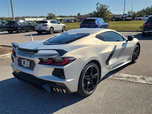 Used 2022 Chevrolet Corvette Stingray Convertible w/ Chrome Exterior Badge Package image 4