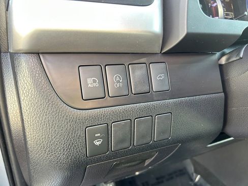 Used 2019 Toyota Highlander XLE AWD/4WD image 36