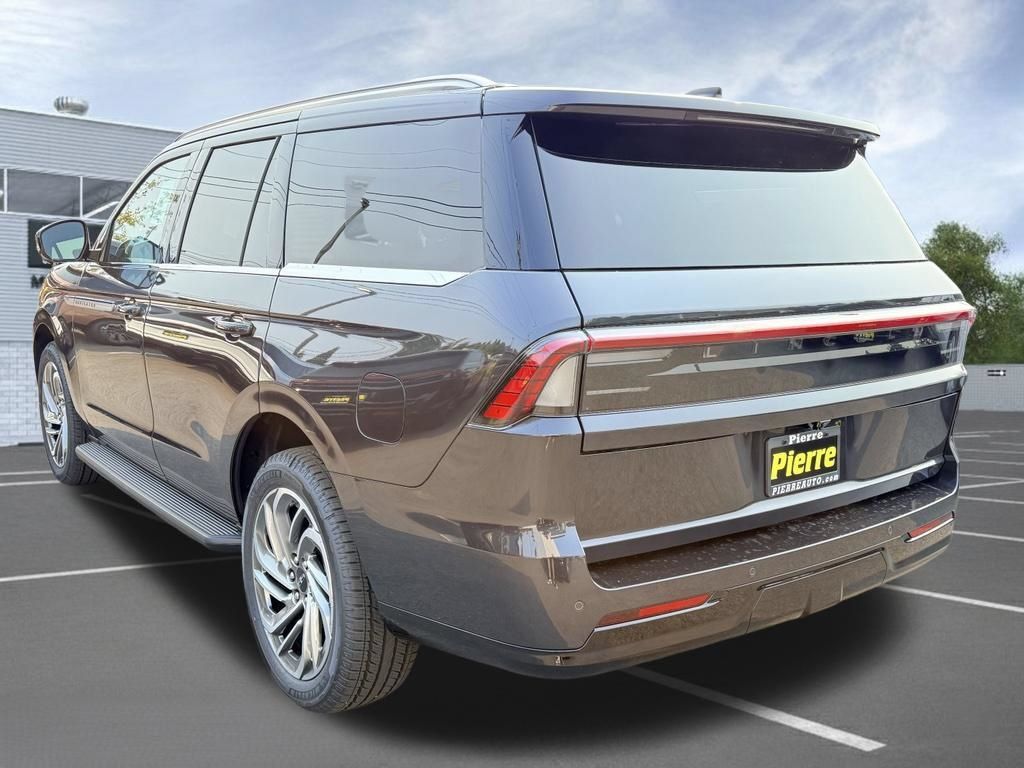New 2027 Lincoln Navigator Premiere AWD/4WD image 8
