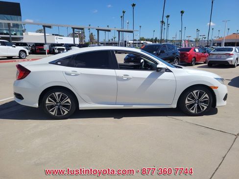 Used 2017 Honda Civic EX-T image 3