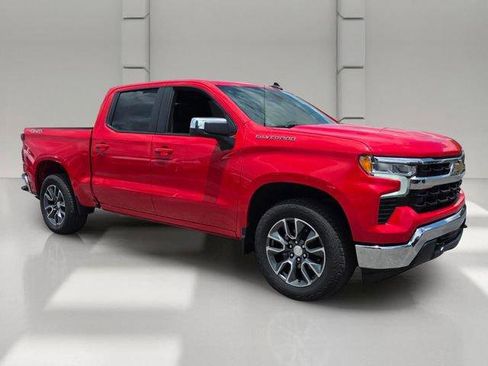 Used 2023 Chevrolet Silverado 1500 LT AWD/4WD image 7