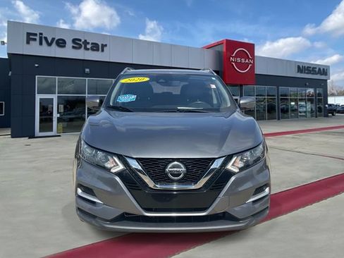 Used 2020 Nissan Rogue Sport SL FWD image 2