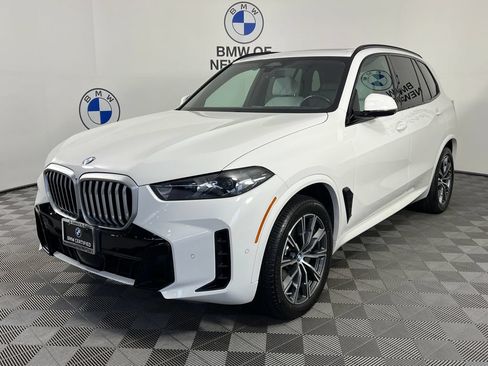 Certified 2024 BMW X5 xDrive40i w/ M Sport Package AWD/4WD image 1