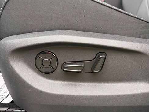 New 2026 Volkswagen Tiguan SE AWD/4WD image 25